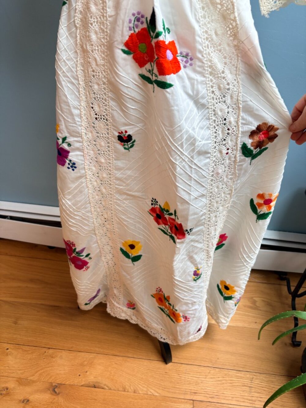 Vintage 70s Style Embroidered Boho Maxi Dress - Picture 6 of 7